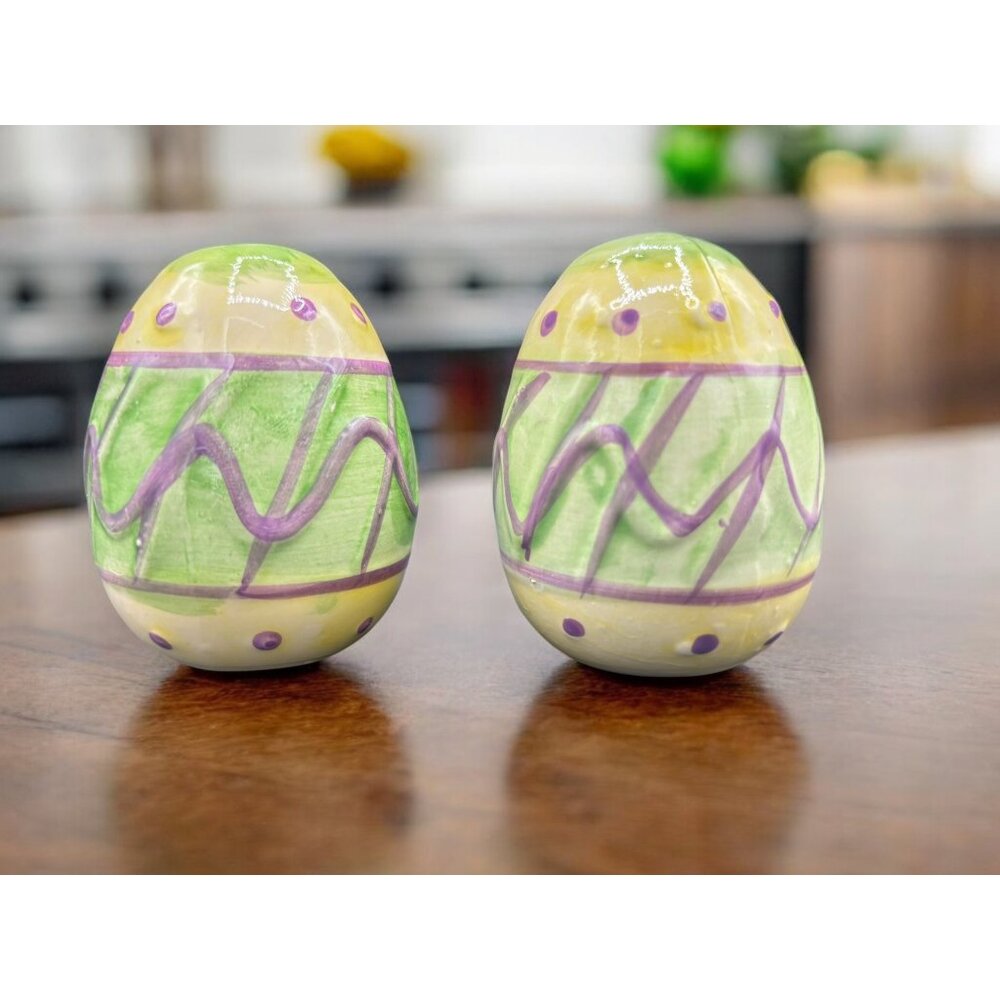 Easter Egg Shape Salt and Pepper Shakers 2 1/2" unused
